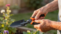 8 Best Easy Gardening Tools For Seniors In 2026